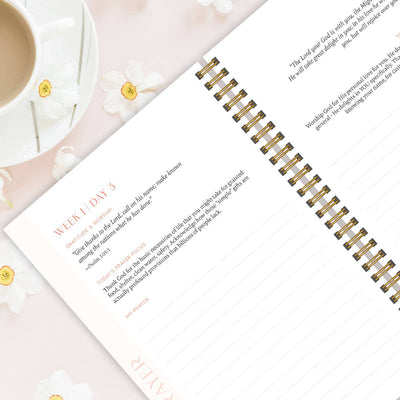 Spiral Bible: A Year In Prayer: A Journey of Daily Prayer and Reflection - Flowers