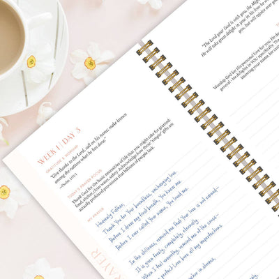 Spiral Bible: A Year In Prayer: A Journey of Daily Prayer and Reflection - Flowers