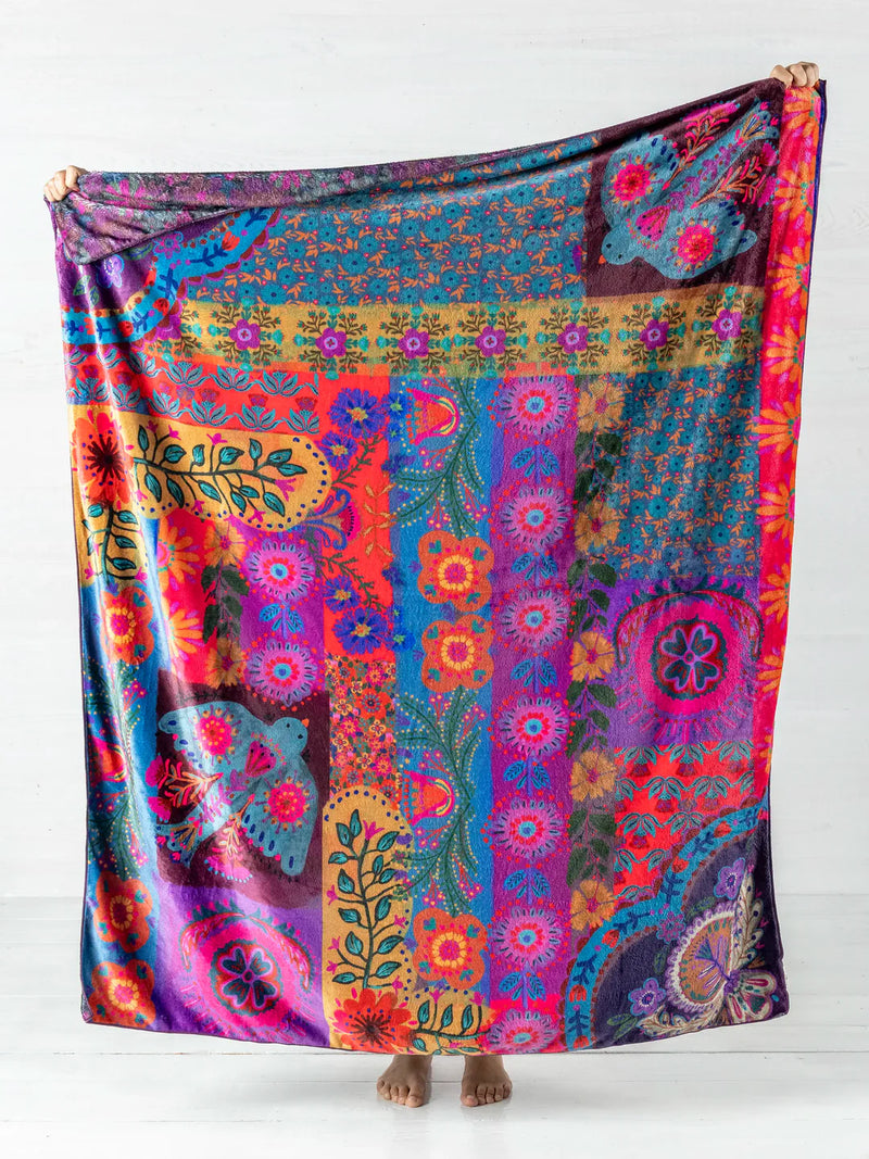 Double Sided Cozy Throw Blanket - Magenta Birds