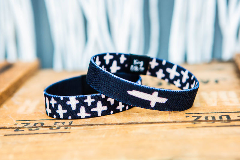 Black and White Cross Stretchy Bracelet: Standard Size