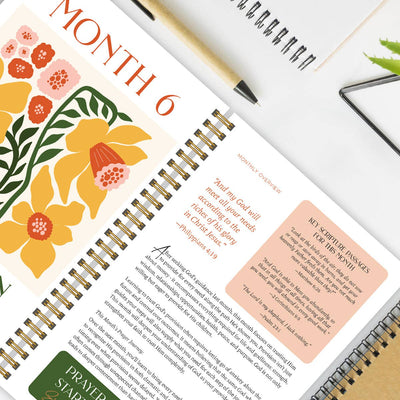 Spiral Bible: A Year In Prayer: A Journey of Daily Prayer and Reflection - Flowers